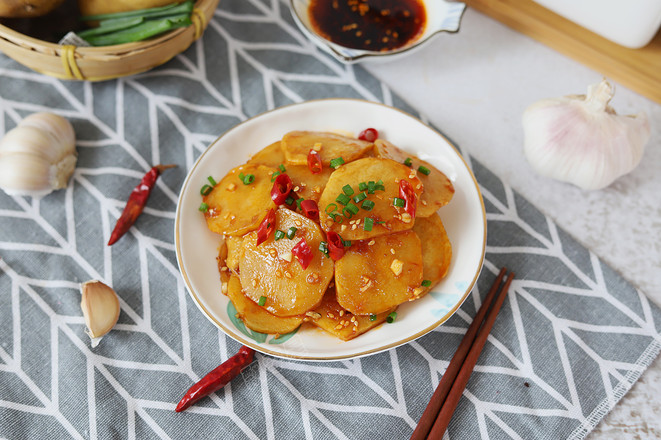 涼拌土豆片的做法-家常味拌菜譜-易網(wǎng)健康養(yǎng)生網(wǎng) 涼拌土豆片的做法-家常味拌菜譜