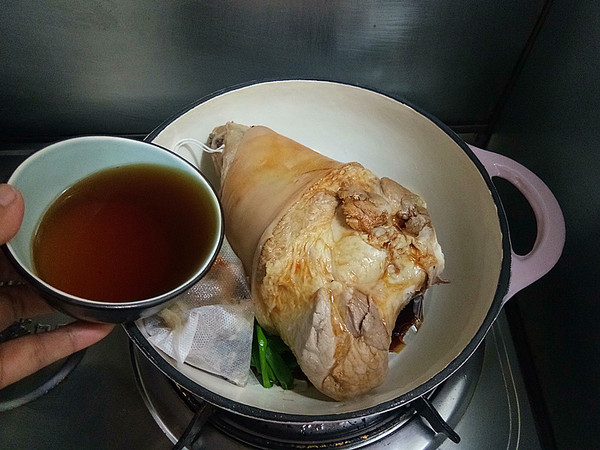 招財肘子的做法-其它口味燉菜譜-易網(wǎng)健康養(yǎng)生網(wǎng) 招財肘子的做法-其它口味燉菜譜