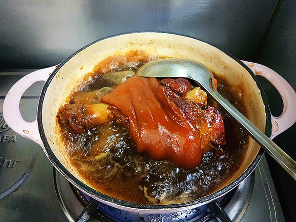 招財肘子的做法-其它口味燉菜譜-易網(wǎng)健康養(yǎng)生網(wǎng) 招財肘子的做法-其它口味燉菜譜