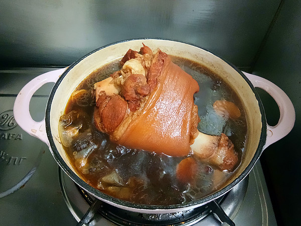 招財肘子的做法-其它口味燉菜譜-易網(wǎng)健康養(yǎng)生網(wǎng) 招財肘子的做法-其它口味燉菜譜