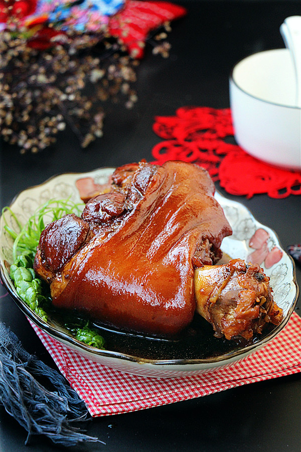 招財肘子的做法-其它口味燉菜譜-易網(wǎng)健康養(yǎng)生網(wǎng) 招財肘子的做法-其它口味燉菜譜