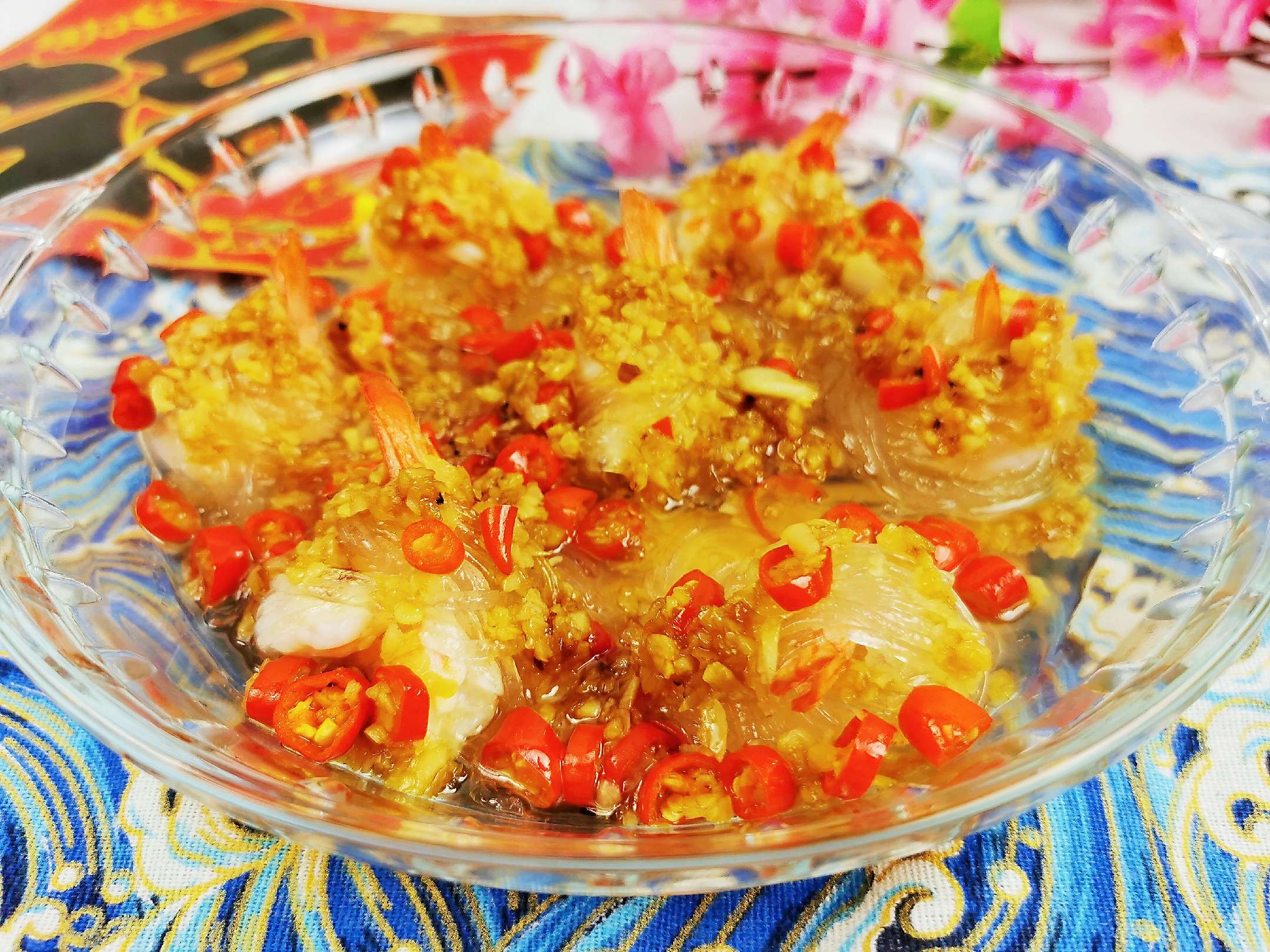 蒜蓉粉絲蒸蝦的做法-香辣味蒸菜譜-易網健康養生網 蒜蓉粉絲蒸蝦的做法-香辣味蒸菜譜