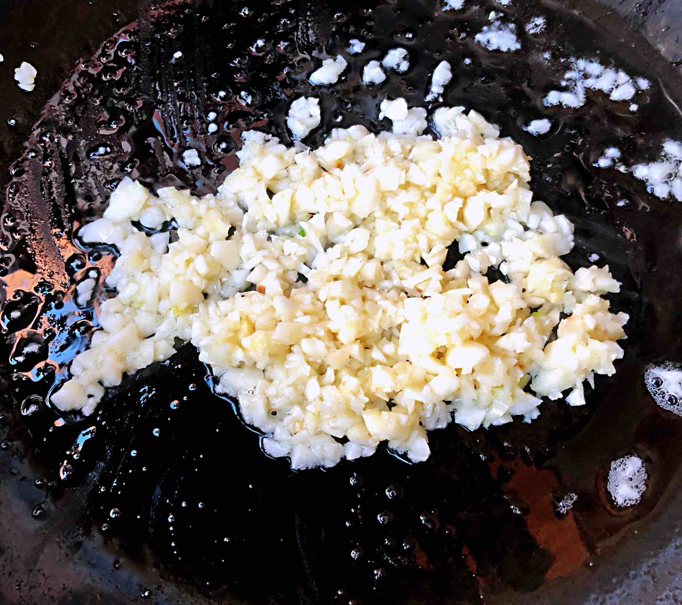 蠔油蒜蓉生菜的做法-咸鮮味煮菜譜