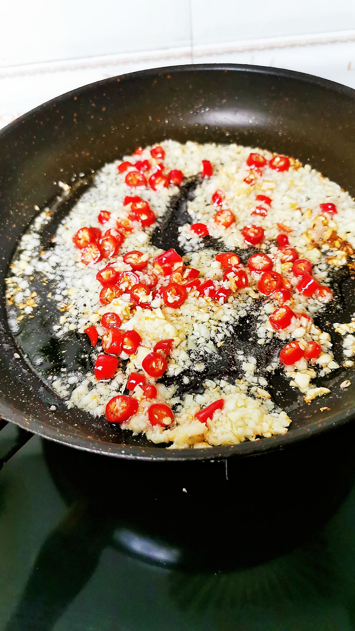 蒜蓉粉絲蒸蝦的做法-香辣味蒸菜譜-易網健康養生網 蒜蓉粉絲蒸蝦的做法-香辣味蒸菜譜