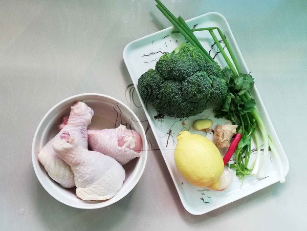 檸檬雞西蘭花的做法-酸辣味拌菜譜-易網<a href=http://m.logojc.com/ target=_blank class=infotextkey>健康養生</a>網 檸檬雞西蘭花的做法-酸辣味拌菜譜