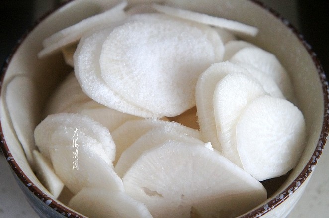 糖醋蘿卜花的做法-酸甜味腌菜譜-易網(wǎng)健康養(yǎng)生網(wǎng) 糖醋蘿卜花的做法-酸甜味腌菜譜