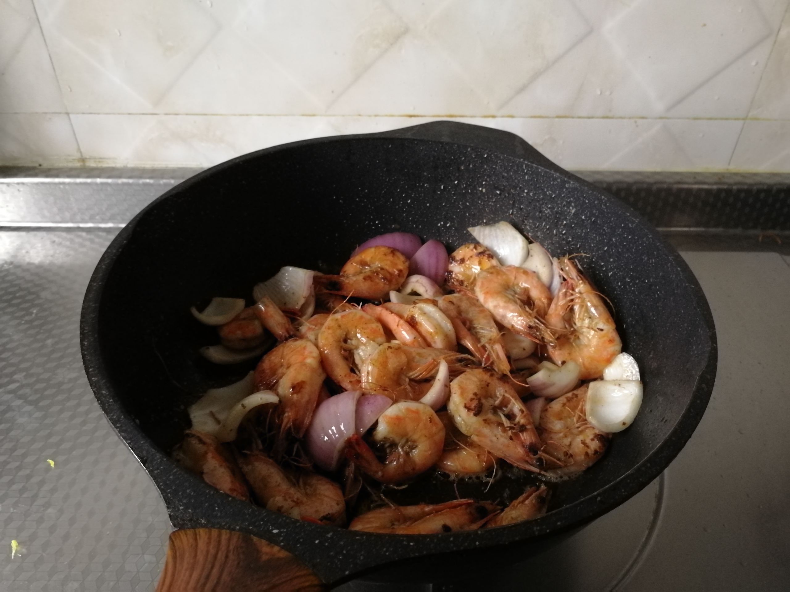 椒鹽油爆蝦的做法-咸鮮味炸菜譜-易網健康養生網 椒鹽油爆蝦的做法-咸鮮味炸菜譜