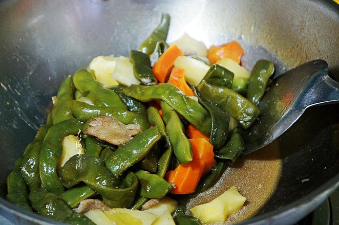 家常大燉菜的做法-家常味燉菜譜-易網健康養生網 家常大燉菜的做法-家常味燉菜譜