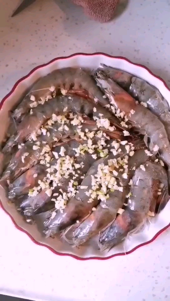 蒜蓉蒸大蝦的做法-家常味蒸菜譜