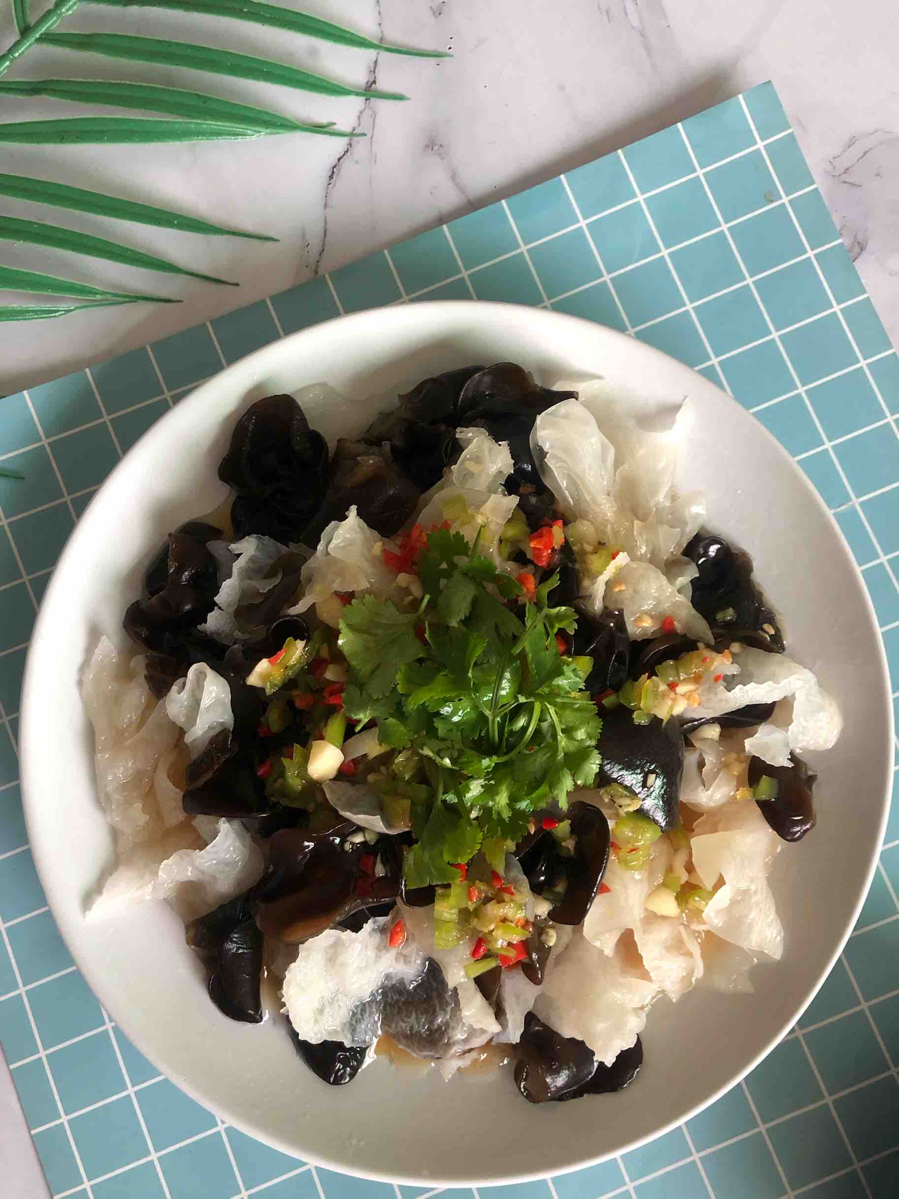 涼拌雙耳的做法-家常味拌菜譜-易網健康養生網 涼拌雙耳的做法-家常味拌菜譜