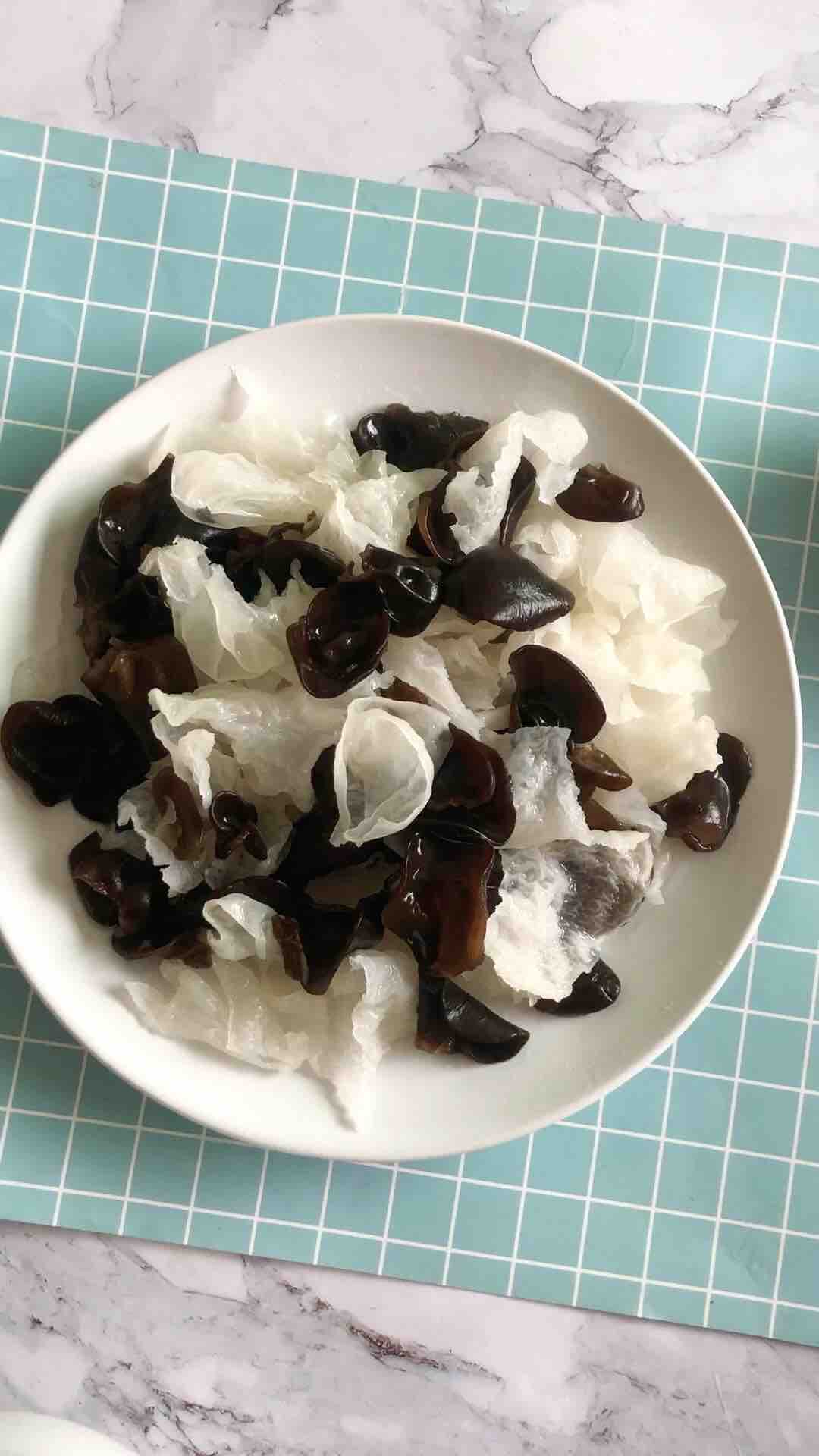 涼拌雙耳的做法-家常味拌菜譜-易網健康養生網 涼拌雙耳的做法-家常味拌菜譜