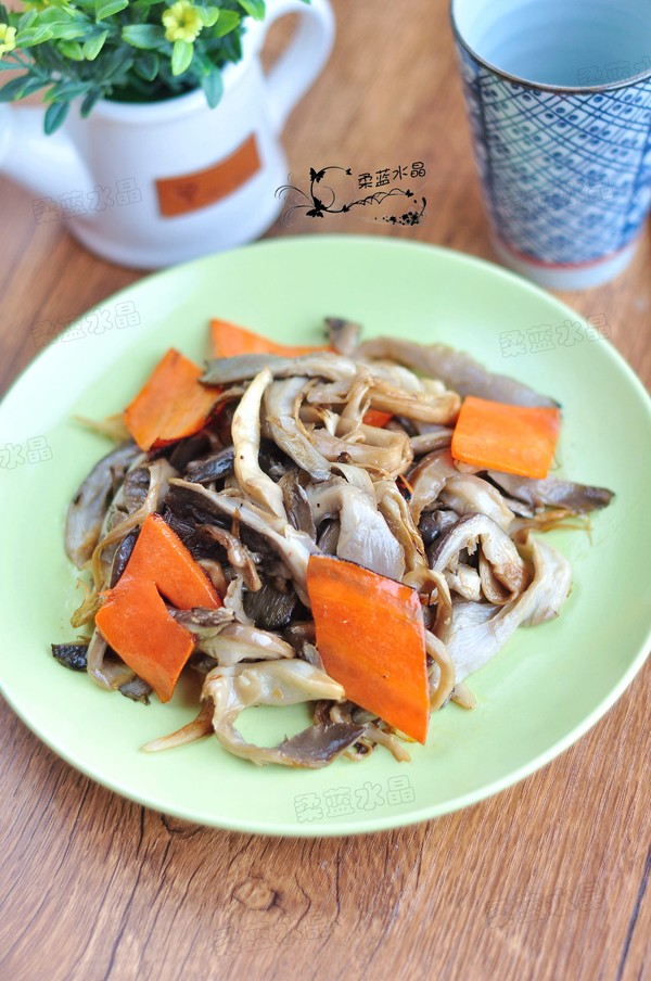 胡蘿卜炒平菇的做法-家常味炒菜譜-易網健康養生網 胡蘿卜炒平菇的做法-家常味炒菜譜