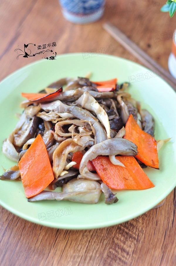 胡蘿卜炒平菇的做法-家常味炒菜譜-易網健康養生網 胡蘿卜炒平菇的做法-家常味炒菜譜