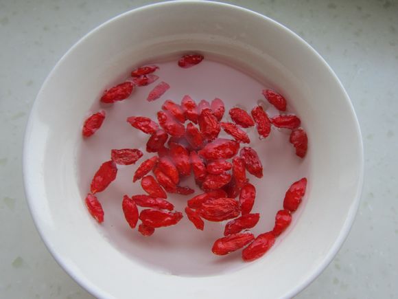 黃豆芽燉排骨的做法-咸鮮味燉菜譜-易網健康養生網 黃豆芽燉排骨的做法-咸鮮味燉菜譜