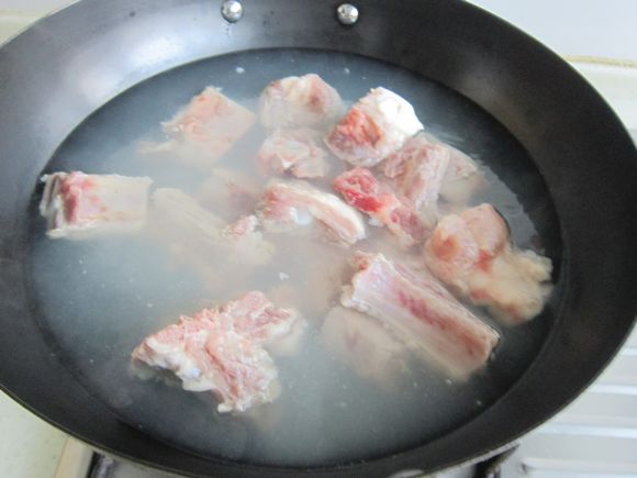 黃豆芽燉排骨的做法-咸鮮味燉菜譜-易網健康養生網 黃豆芽燉排骨的做法-咸鮮味燉菜譜