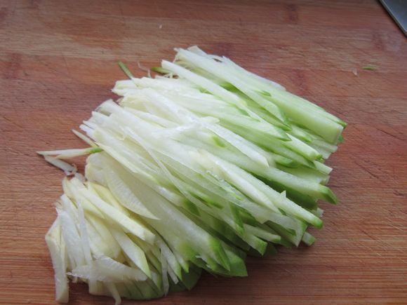 橙子皮拌青蘿卜絲的做法-家常味拌菜譜-易網健康養生網 橙子皮拌青蘿卜絲的做法-家常味拌菜譜