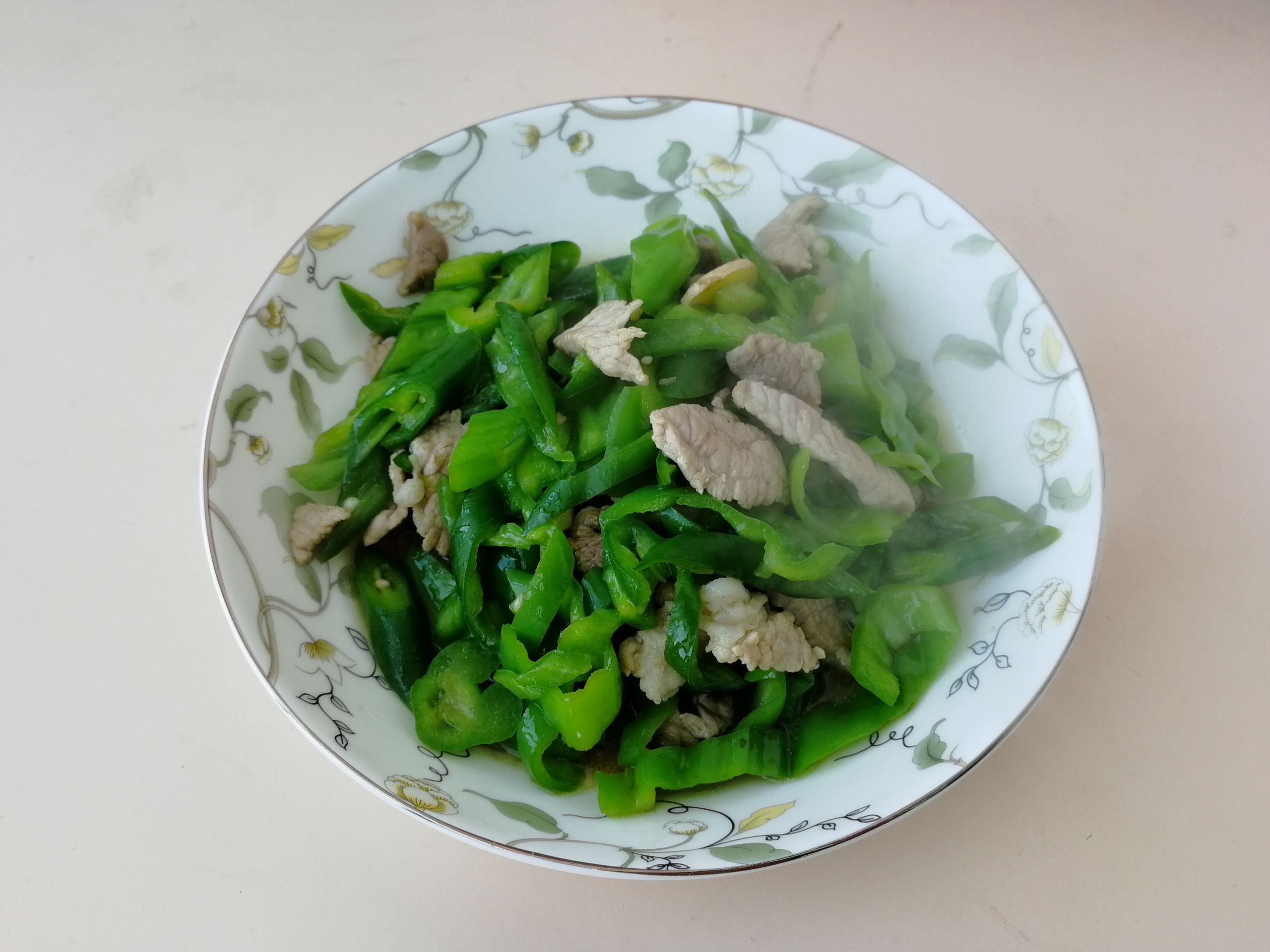 青椒炒肉絲的做法-咸鮮味炒菜譜-易網(wǎng)健康養(yǎng)生網(wǎng) 青椒炒肉絲的做法-咸鮮味炒菜譜