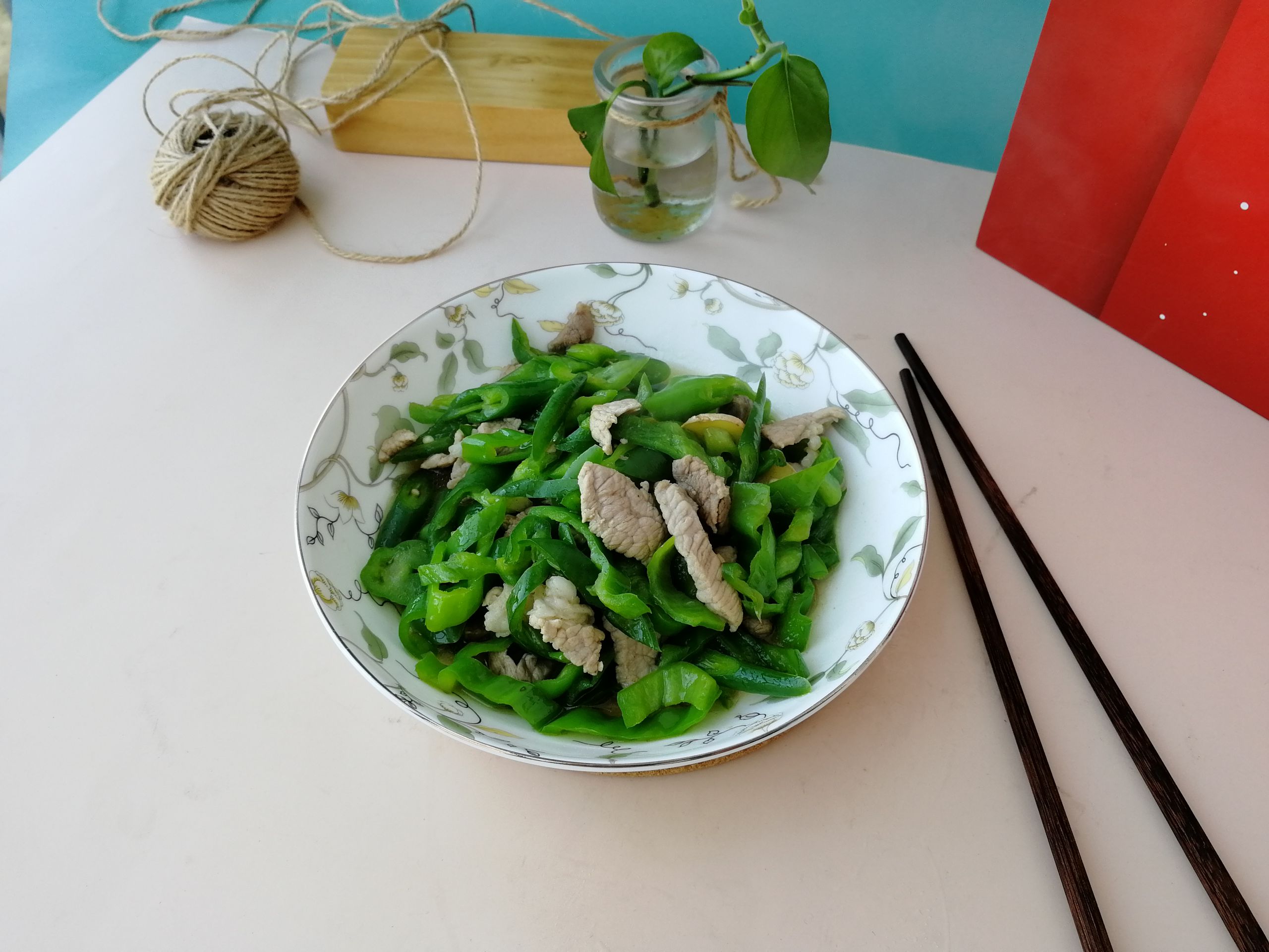 青椒炒肉絲的做法-咸鮮味炒菜譜-易網(wǎng)健康養(yǎng)生網(wǎng) 青椒炒肉絲的做法-咸鮮味炒菜譜