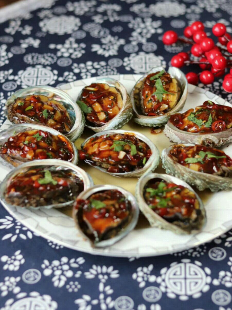 澆汁鮑魚的做法-咸鮮味蒸菜譜-易網健康養(yǎng)生網 澆汁鮑魚的做法-咸鮮味蒸菜譜