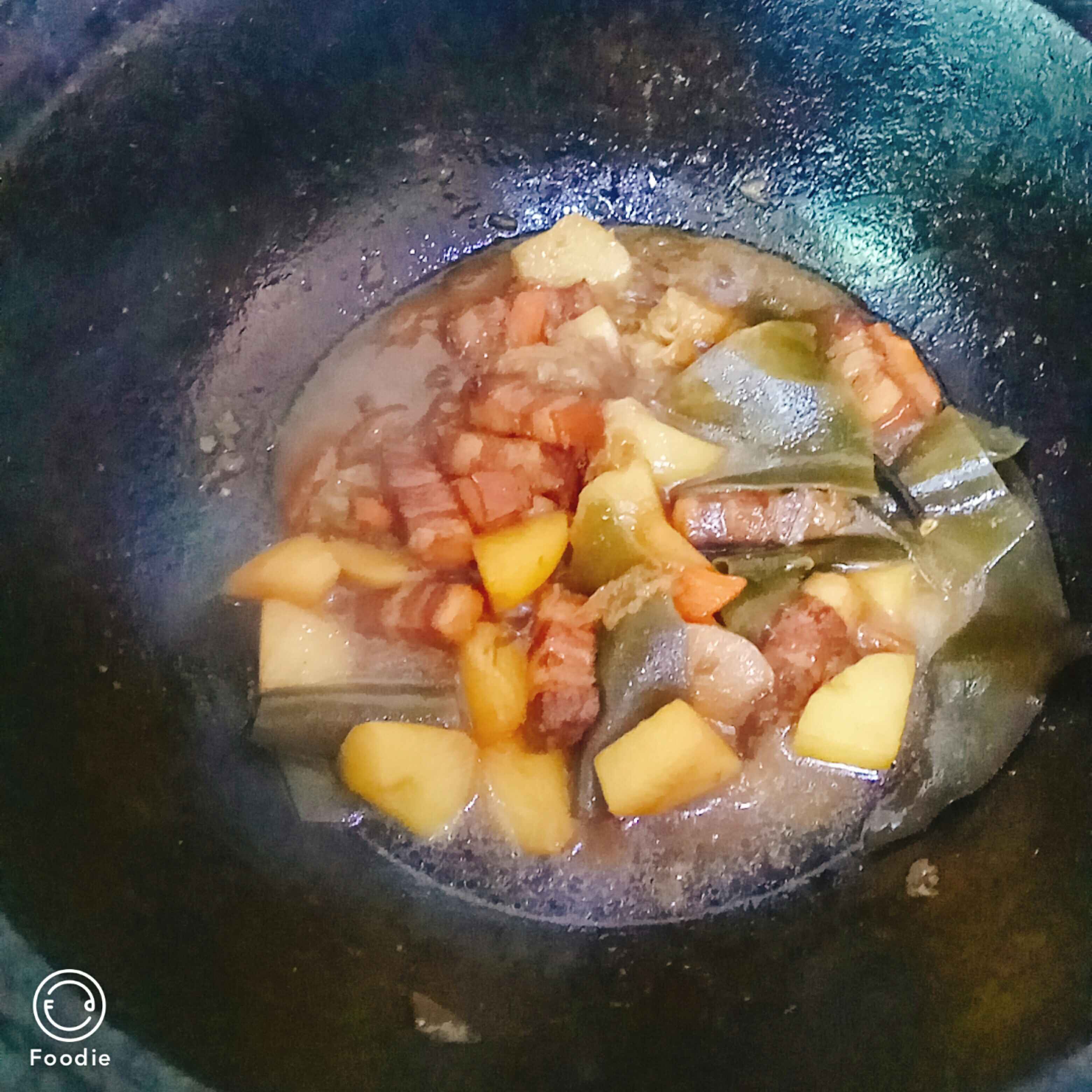 紅燒肉燉海帶的做法-家常味燉菜譜-易網(wǎng)健康養(yǎng)生網(wǎng) 紅燒肉燉海帶的做法-家常味燉菜譜