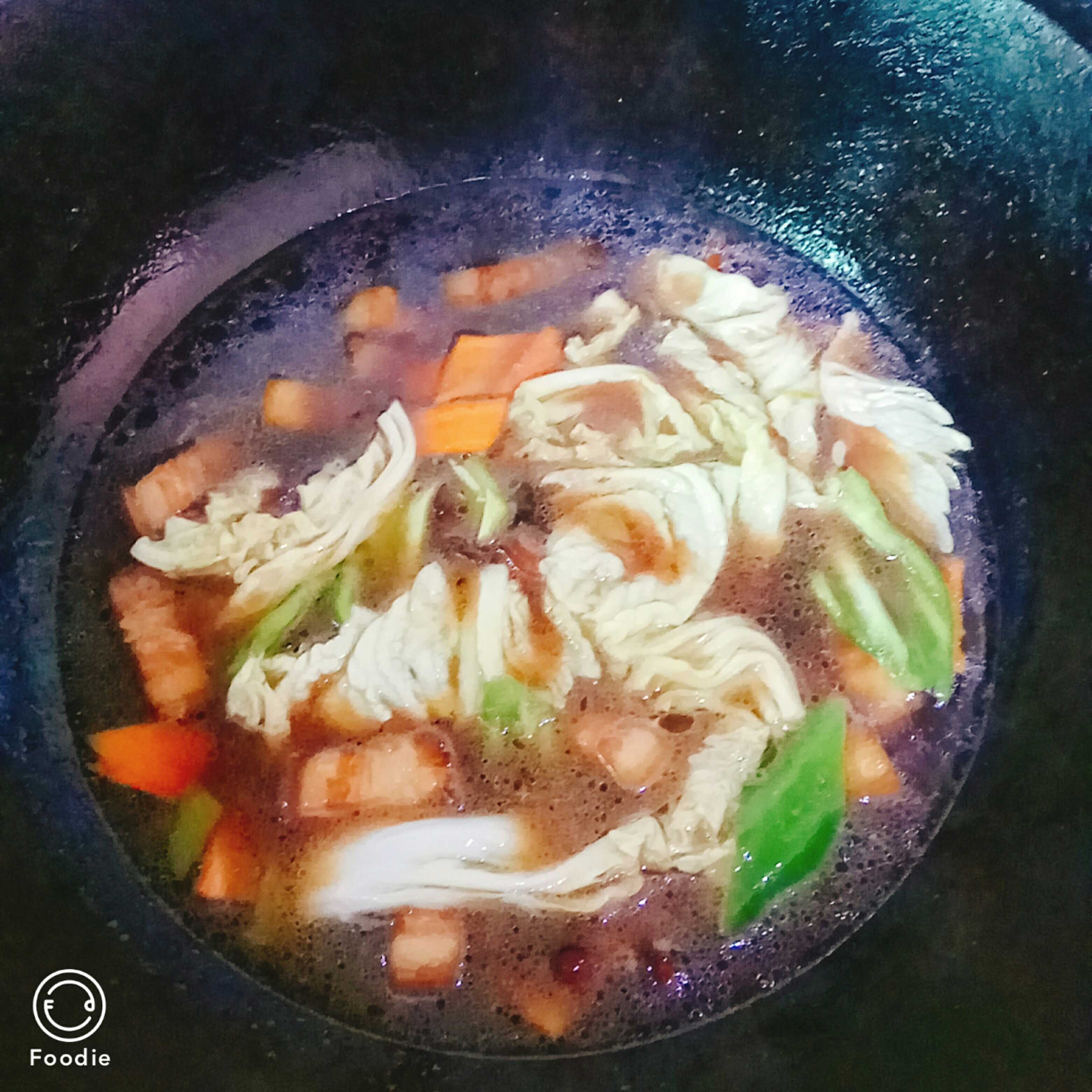 紅燒肉燉海帶的做法-家常味燉菜譜-易網(wǎng)健康養(yǎng)生網(wǎng) 紅燒肉燉海帶的做法-家常味燉菜譜