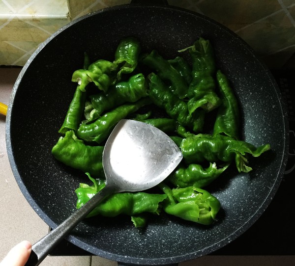 虎皮青椒的做法-酸辣味炒菜譜