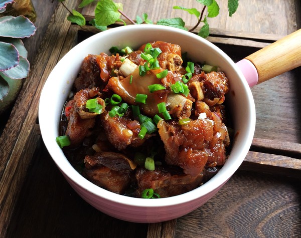 香辣臘排骨的做法-香辣味炒菜譜-易網健康養生網 香辣臘排骨的做法-香辣味炒菜譜