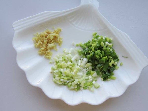 醬燒黃花魚(yú)的做法-醬香味燒菜譜-易網(wǎng)健康養(yǎng)生網(wǎng) 醬燒黃花魚(yú)的做法-醬香味燒菜譜