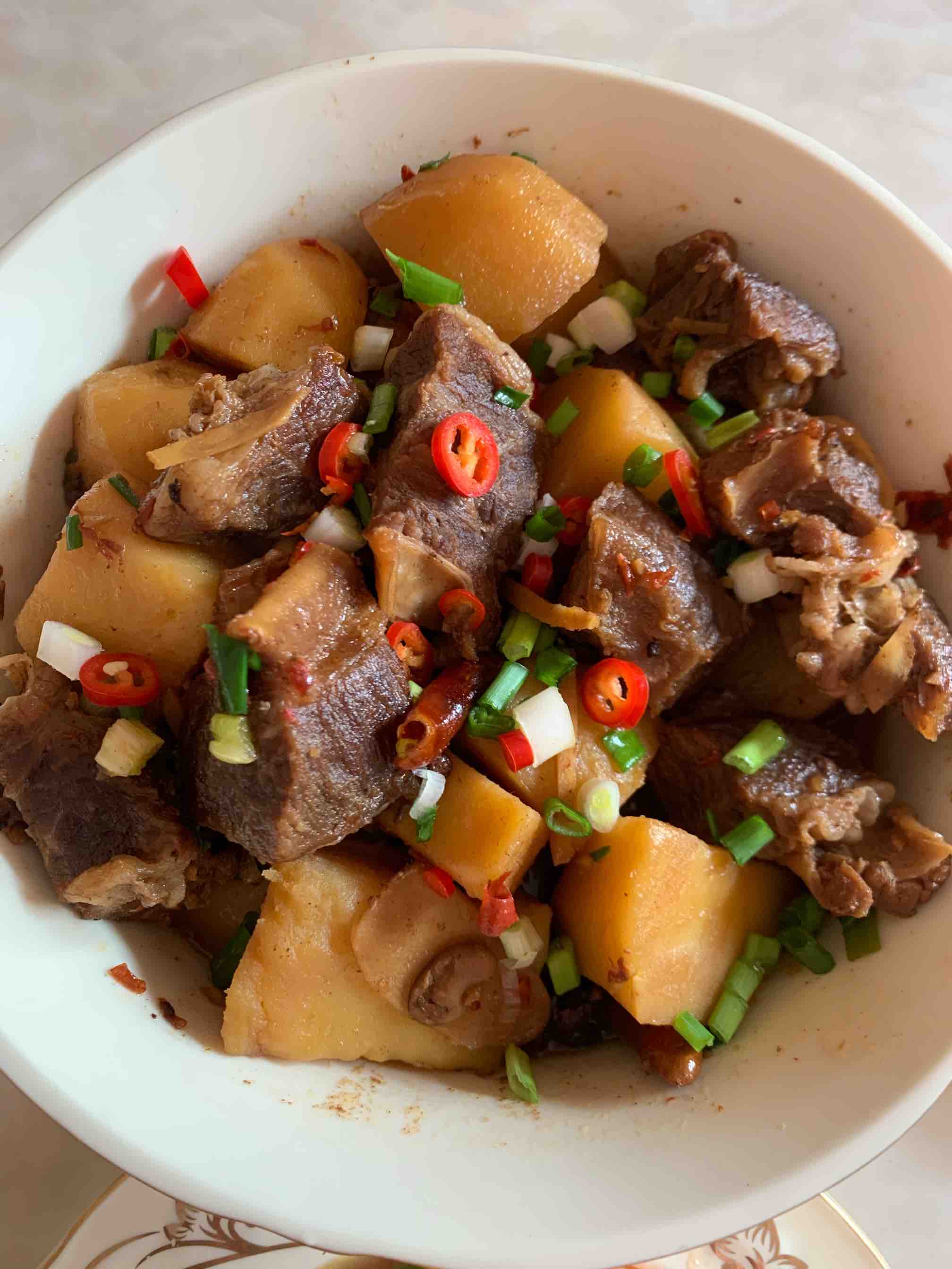 土豆紅燒牛肉的做法-醬香味燒菜譜-易網(wǎng)健康養(yǎng)生網(wǎng) 土豆紅燒牛肉的做法-醬香味燒菜譜