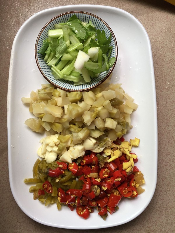 泡兒菜燒草魚(yú)的做法-酸辣味燒菜譜-易網(wǎng)健康養(yǎng)生網(wǎng) 泡兒菜燒草魚(yú)的做法-酸辣味燒菜譜