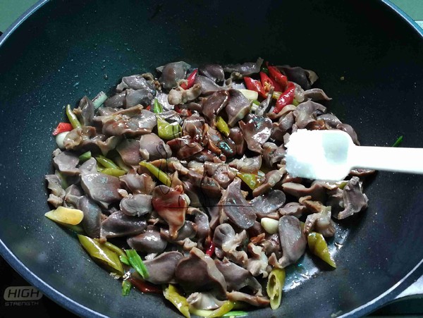 泡椒鴨胗的做法-家常味炒菜譜