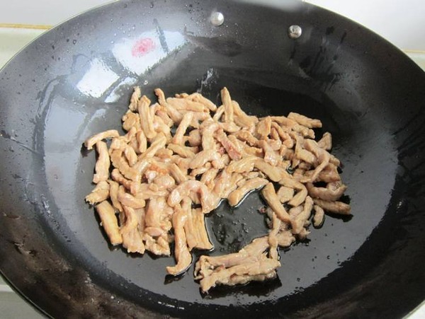 花菇炒肉的做法-家常味炒菜譜-易網(wǎng)健康養(yǎng)生網(wǎng) 花菇炒肉的做法-家常味炒菜譜