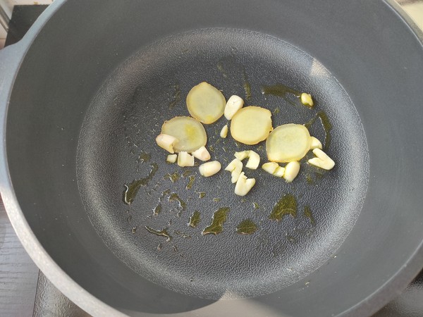 醬香土豆燉雞的做法-家常味燉菜譜-易網(wǎng)健康養(yǎng)生網(wǎng) 醬香土豆燉雞的做法-家常味燉菜譜