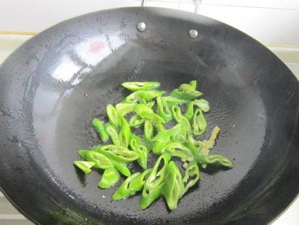 花菇炒肉的做法-家常味炒菜譜-易網(wǎng)健康養(yǎng)生網(wǎng) 花菇炒肉的做法-家常味炒菜譜