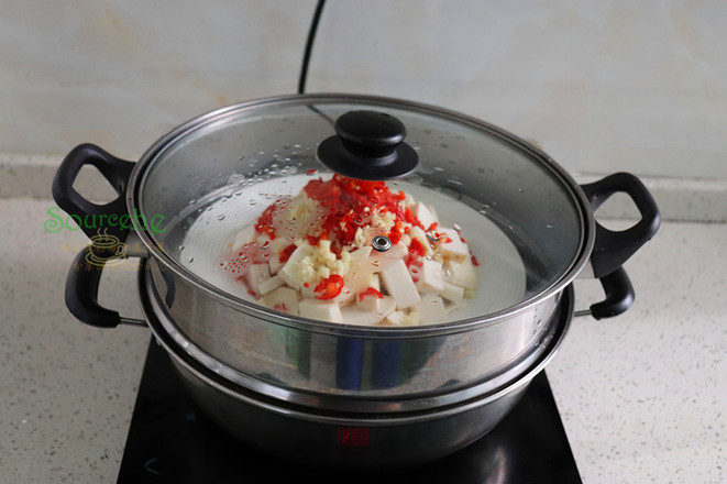 剁椒蒸芋頭的做法-香辣味蒸菜譜-易網(wǎng)健康養(yǎng)生網(wǎng) 剁椒蒸芋頭的做法-香辣味蒸菜譜