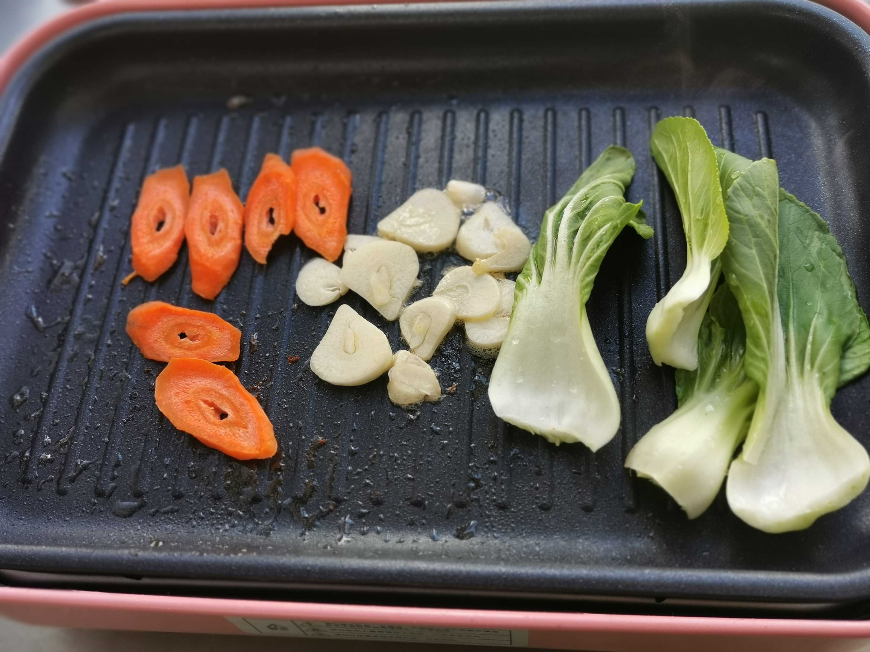 香煎牛仔骨的做法-黑椒味煎菜譜-易網(wǎng)健康養(yǎng)生網(wǎng) 香煎牛仔骨的做法-黑椒味煎菜譜