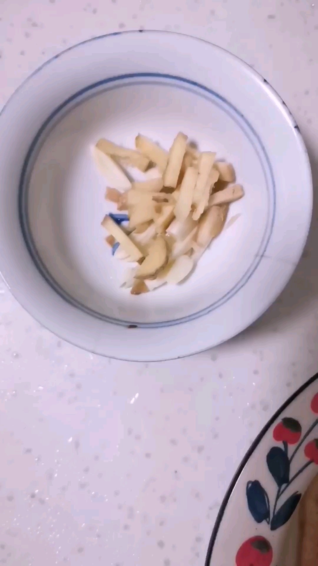 雪菜燉黃魚的做法-家常味煮菜譜-易網<a href=http://m.logojc.com/ target=_blank class=infotextkey>健康養生</a>網 雪菜燉黃魚的做法-家常味煮菜譜