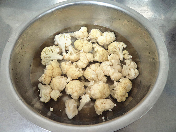 香菇炒菜花的做法-家常味炒菜譜