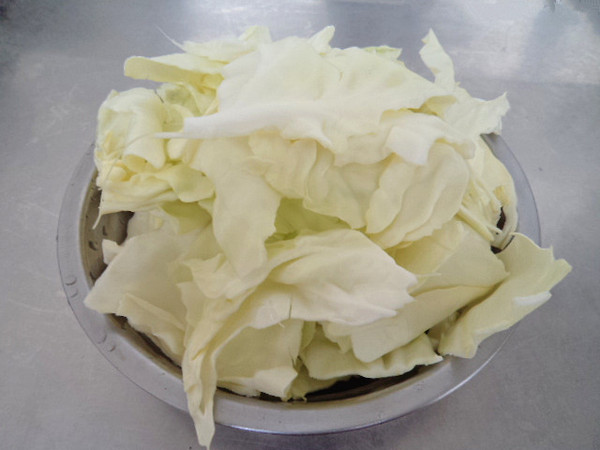 素炒圓白菜的做法-家常味炒菜譜-易網健康養生網 素炒圓白菜的做法-家常味炒菜譜