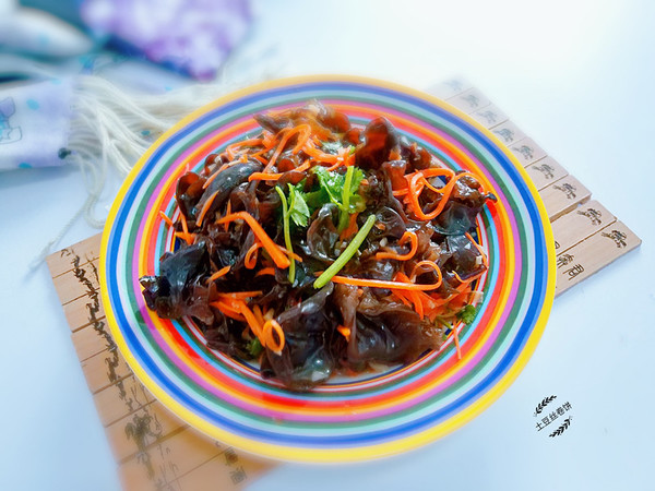 涼拌黑木耳的做法-其它口味拌菜譜