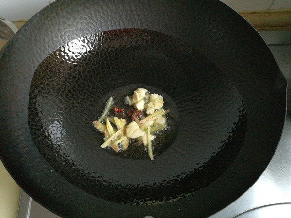 雞翅燉土豆的做法-家常味燉菜譜-易網健康養生網 雞翅燉土豆的做法-家常味燉菜譜