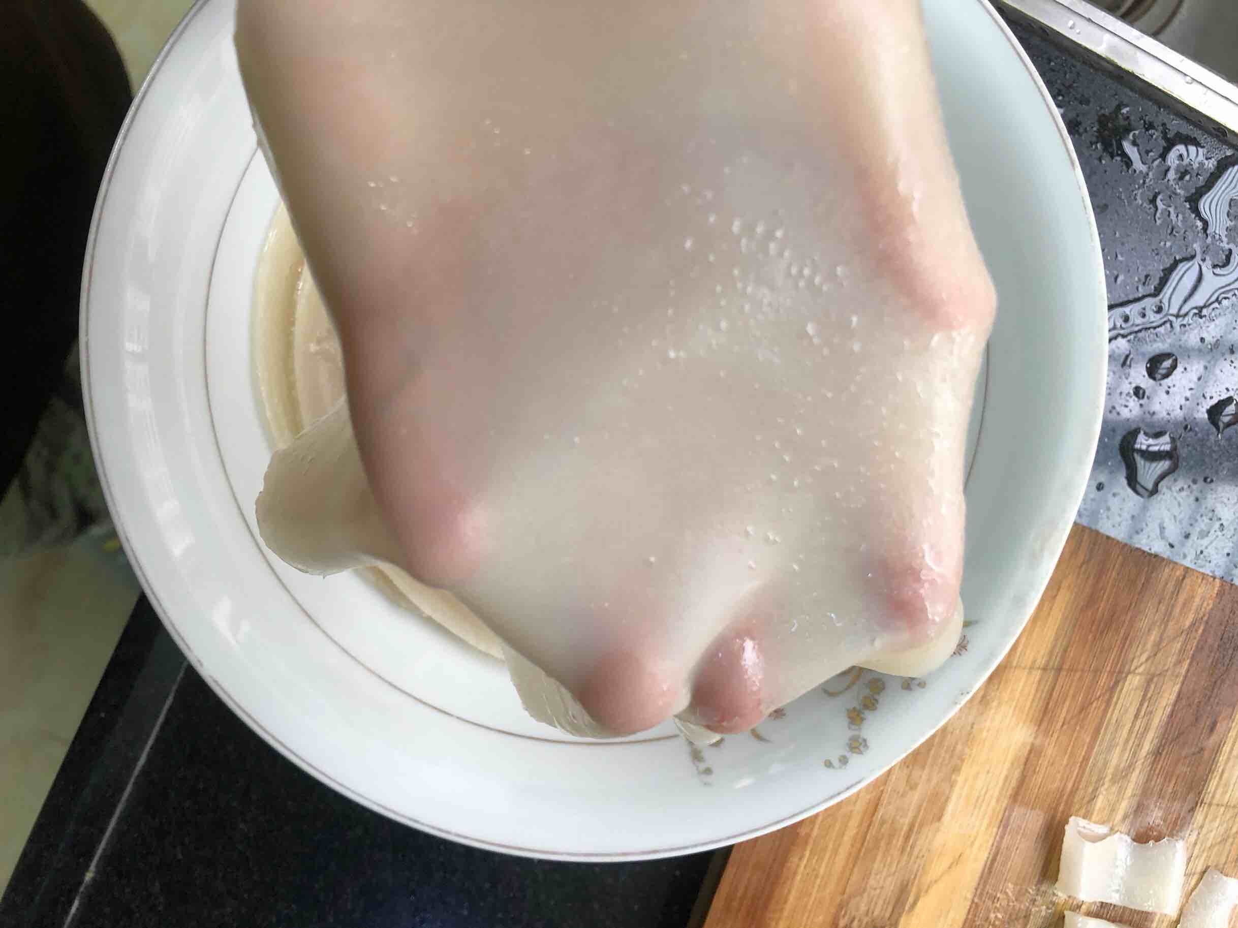 簡單易做滴涼皮的做法-酸辣味蒸菜譜-易網健康養生網 簡單易做滴涼皮的做法-酸辣味蒸菜譜