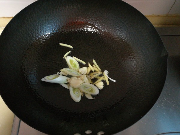 熘丸子的做法-家常味熘菜譜-易網健康養生網 熘丸子的做法-家常味熘菜譜