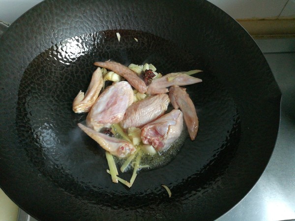 雞翅燉土豆的做法-家常味燉菜譜-易網健康養生網 雞翅燉土豆的做法-家常味燉菜譜