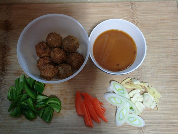 熘丸子的做法-家常味熘菜譜-易網健康養生網 熘丸子的做法-家常味熘菜譜