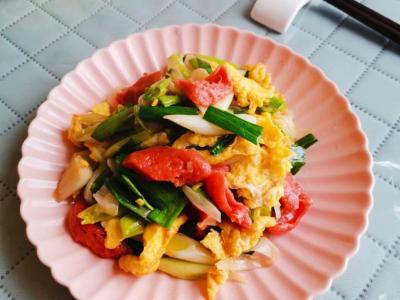 蒜苗紅腸炒雞蛋的做法-咸鮮味炒菜譜