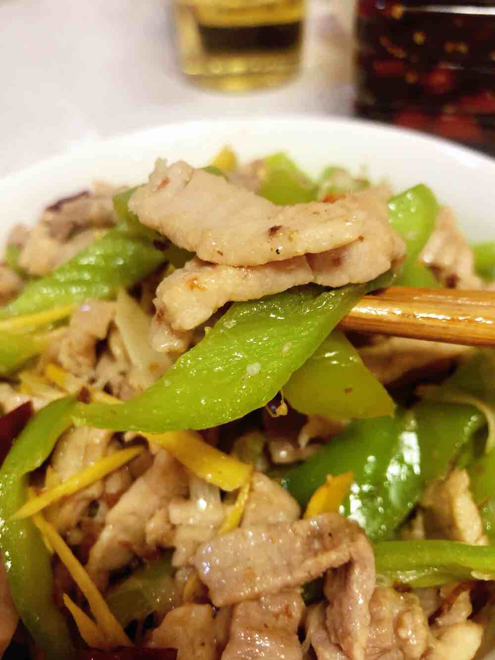 青椒小炒肉的做法-家常味炒菜譜-易網健康養生網 青椒小炒肉的做法-家常味炒菜譜