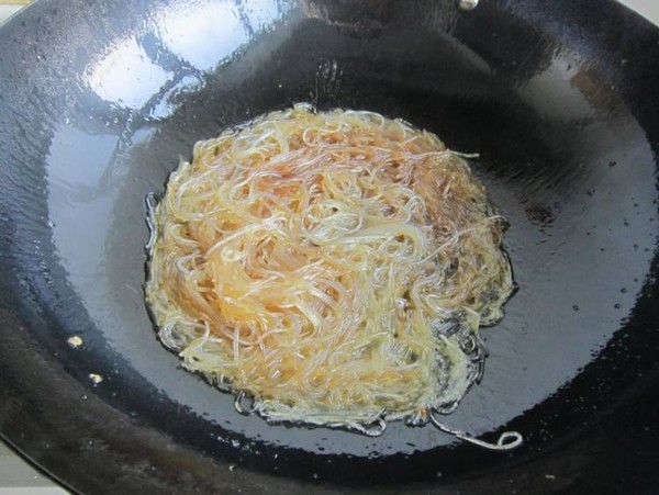 粉絲炒雞蛋的做法-家常味炒菜譜-易網健康養生網 粉絲炒雞蛋的做法-家常味炒菜譜