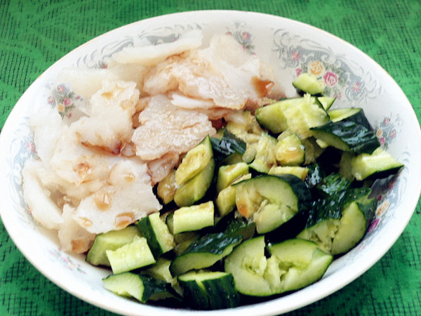 涼皮拌黃瓜的做法-酸甜味拌菜譜-易網健康養生網 涼皮拌黃瓜的做法-酸甜味拌菜譜