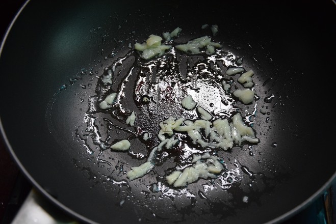 臘腸炒荷蘭豆的做法-家常味炒菜譜